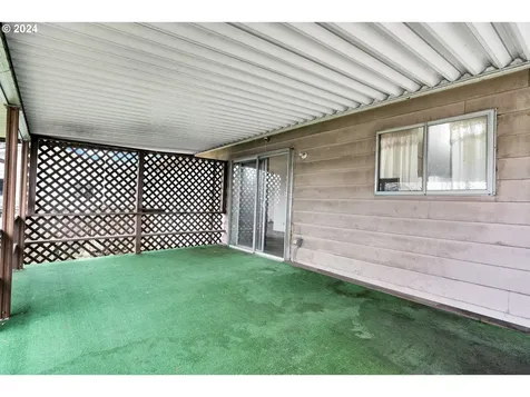 17745 NE Wasco Street Portland OR 97230