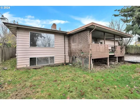 17745 NE Wasco Street Portland OR 97230
