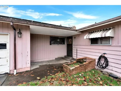 17745 NE Wasco Street Portland OR 97230