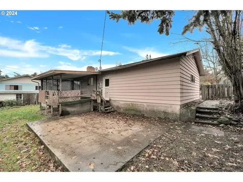 17745 NE Wasco Street Portland OR 97230