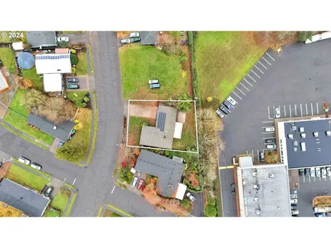 17745 NE Wasco Street Portland OR 97230