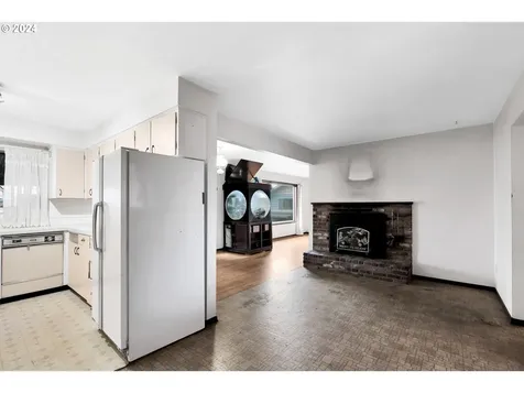 17745 NE Wasco Street Portland OR 97230