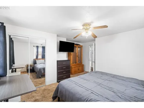 2280 F Street Washougal WA 98671