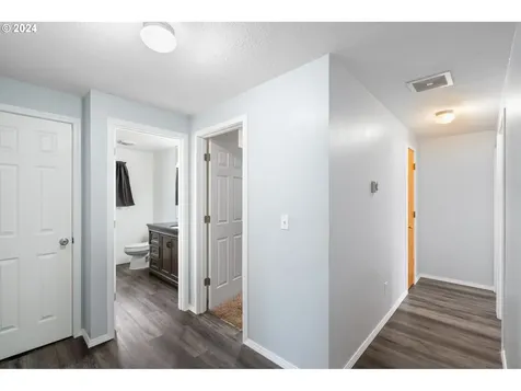2280 F Street Washougal WA 98671