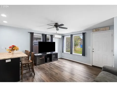 2280 F Street Washougal WA 98671