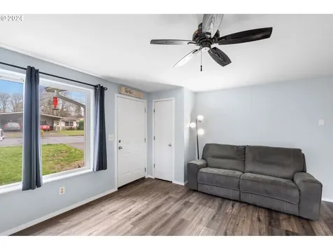 2280 F Street Washougal WA 98671
