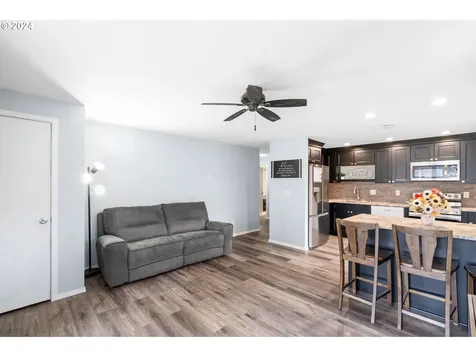 2280 F Street Washougal WA 98671