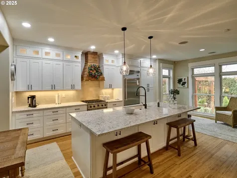 768 Goose Hollow Court Woodburn OR 97071