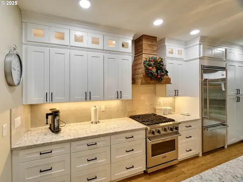 768 Goose Hollow Court Woodburn OR 97071