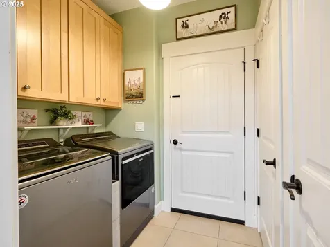 768 Goose Hollow Court Woodburn OR 97071