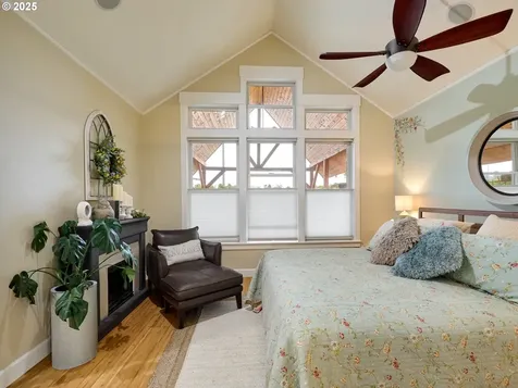 768 Goose Hollow Court Woodburn OR 97071