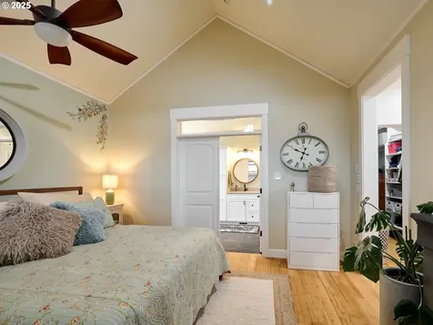 768 Goose Hollow Court Woodburn OR 97071