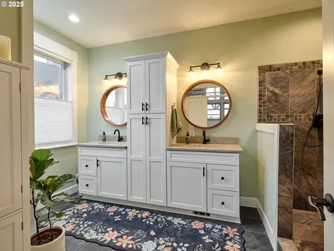 768 Goose Hollow Court Woodburn OR 97071