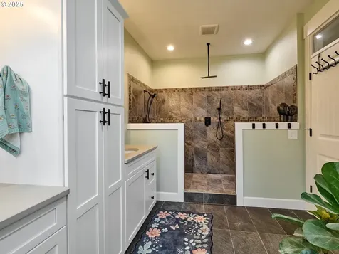 768 Goose Hollow Court Woodburn OR 97071