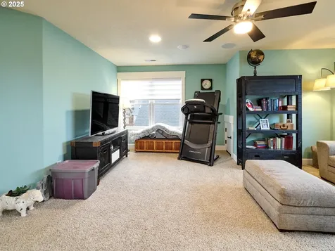 768 Goose Hollow Court Woodburn OR 97071