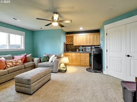 768 Goose Hollow Court Woodburn OR 97071