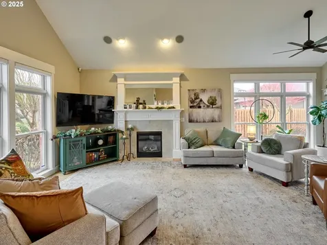 768 Goose Hollow Court Woodburn OR 97071
