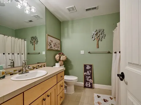 768 Goose Hollow Court Woodburn OR 97071