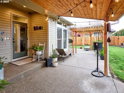 768 Goose Hollow Court Woodburn OR 97071