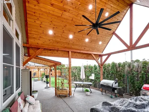 768 Goose Hollow Court Woodburn OR 97071