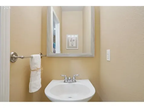 2208 NE 104th Street Vancouver WA 98686