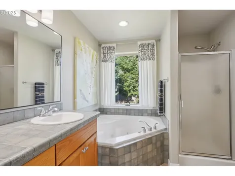 2208 NE 104th Street Vancouver WA 98686