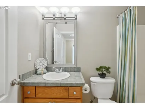 2208 NE 104th Street Vancouver WA 98686
