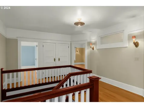 1621 NE Knott Street Portland OR 97212