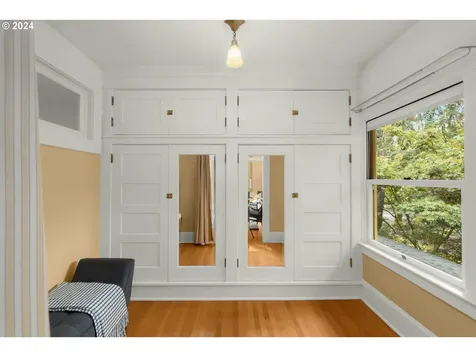 1621 NE Knott Street Portland OR 97212