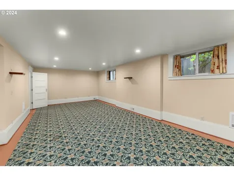 1621 NE Knott Street Portland OR 97212