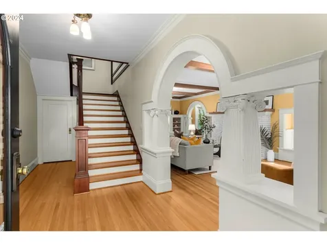 1621 NE Knott Street Portland OR 97212