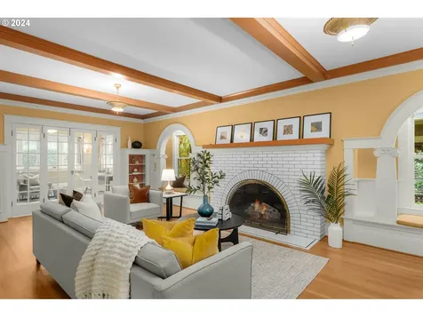 1621 NE Knott Street Portland OR 97212