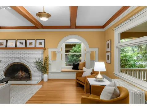 1621 NE Knott Street Portland OR 97212