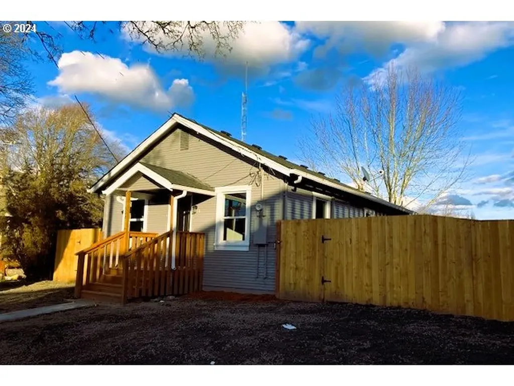 308 Nw 3rd Avenue Kelso WA 98626