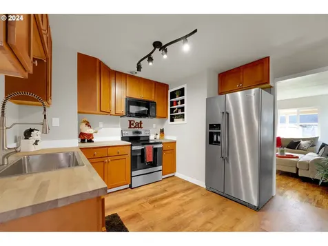 1248 M Street Springfield OR 97477