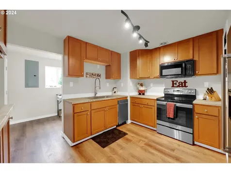 1248 M Street Springfield OR 97477