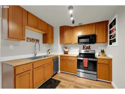 1248 M Street Springfield OR 97477