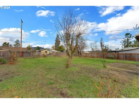 1248 M Street Springfield OR 97477