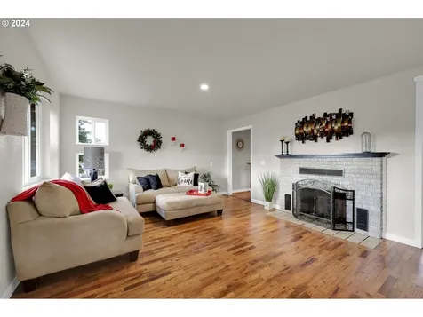 1248 M Street Springfield OR 97477
