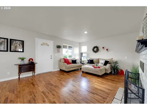 1248 M Street Springfield OR 97477