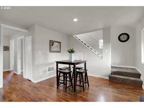 1248 M Street Springfield OR 97477