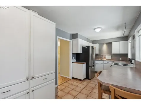 12455 SW Fairfield Place Beaverton OR 97005
