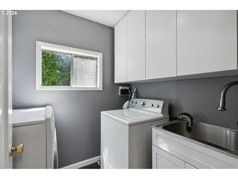 12455 SW Fairfield Place Beaverton OR 97005