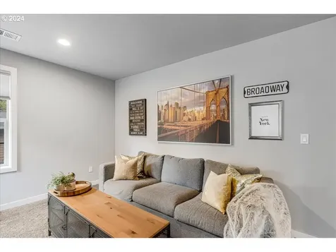1121 NE 239th Place Wood Village OR 97060