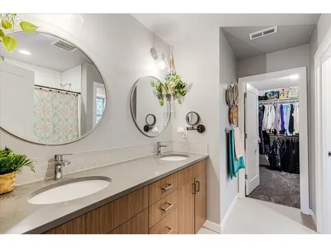 1121 NE 239th Place Wood Village OR 97060