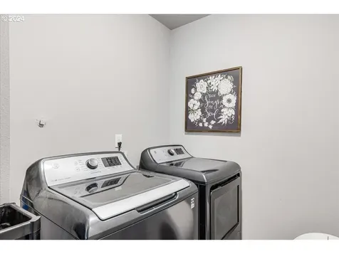 1121 NE 239th Place Wood Village OR 97060