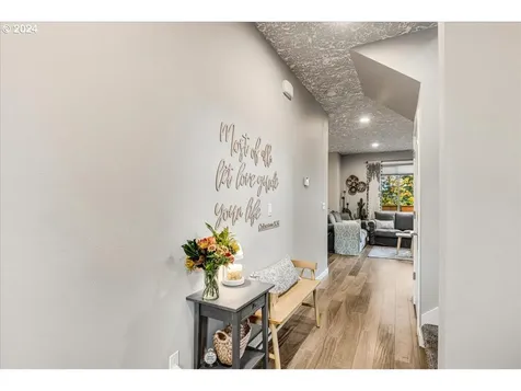 1121 NE 239th Place Wood Village OR 97060