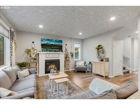 1121 NE 239th Place Wood Village OR 97060