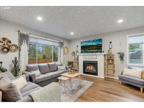 1121 NE 239th Place Wood Village OR 97060