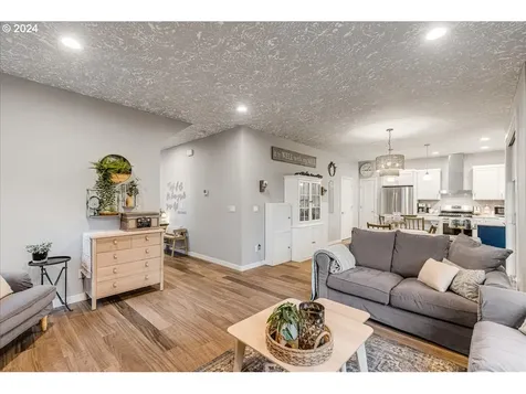 1121 NE 239th Place Wood Village OR 97060